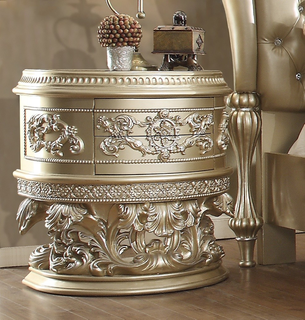 HD 8022 Victorian Style Eking Bed set in Belle Silver Finish By Homey Design