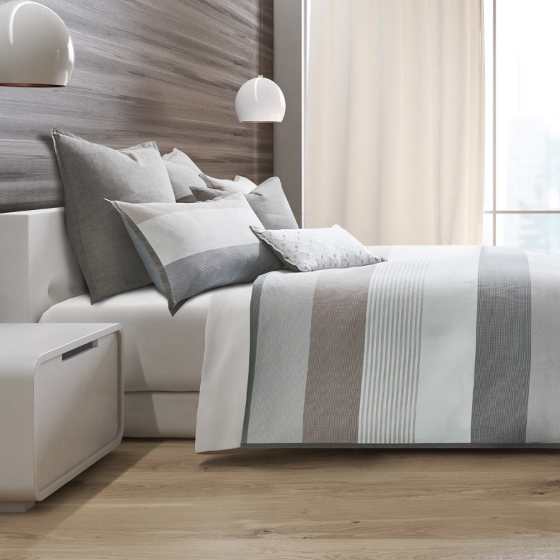 Ultra Duvet Set By Michael Amini