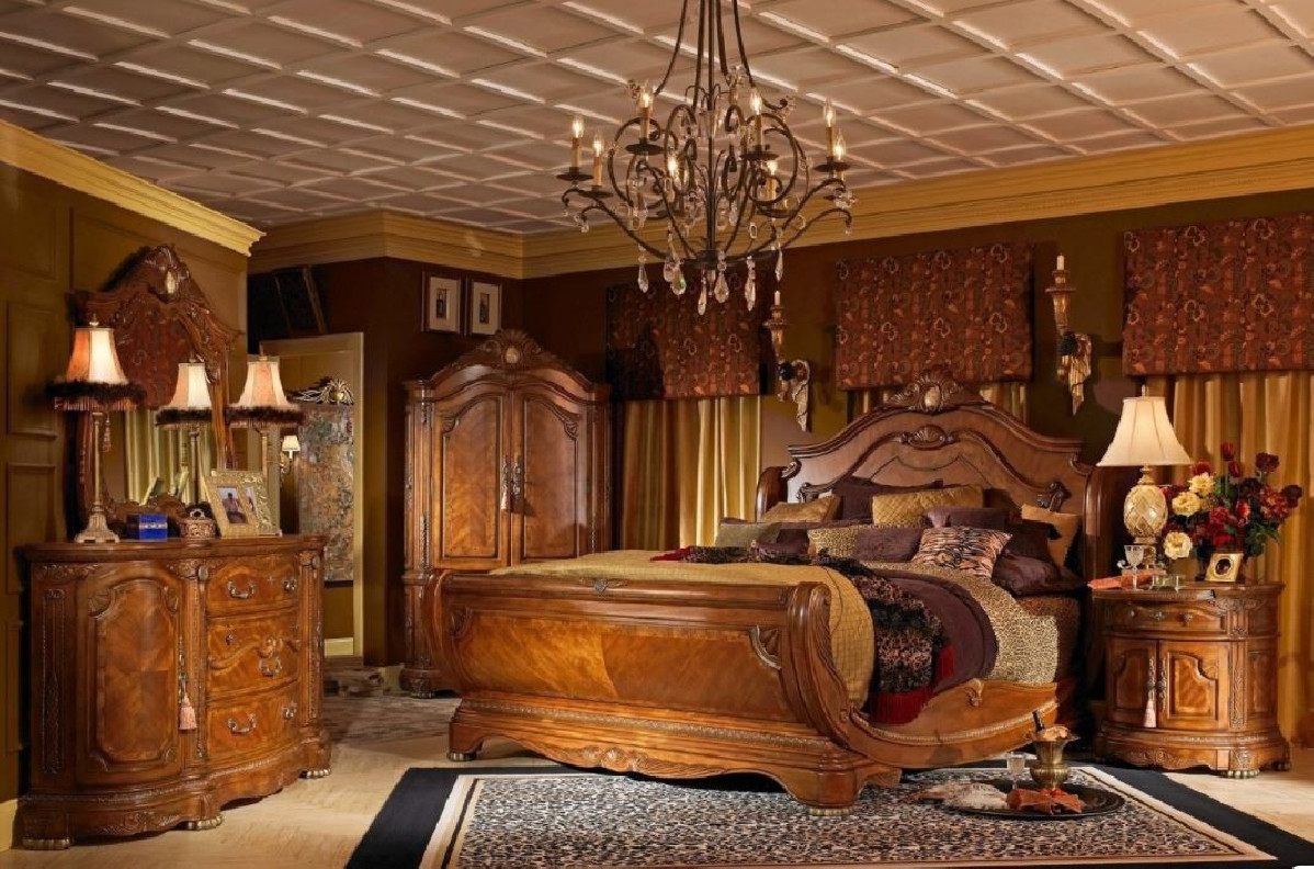 Cortina Collection Queen Bed Set by Michael Amini.NF65011-28