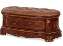 Cortina Collection Queen Bed Set by Michael Amini.NF65011-28