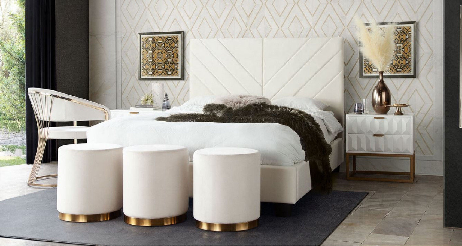 Vogue Light Cream Velvet Queen Bed By Diamond Sofa