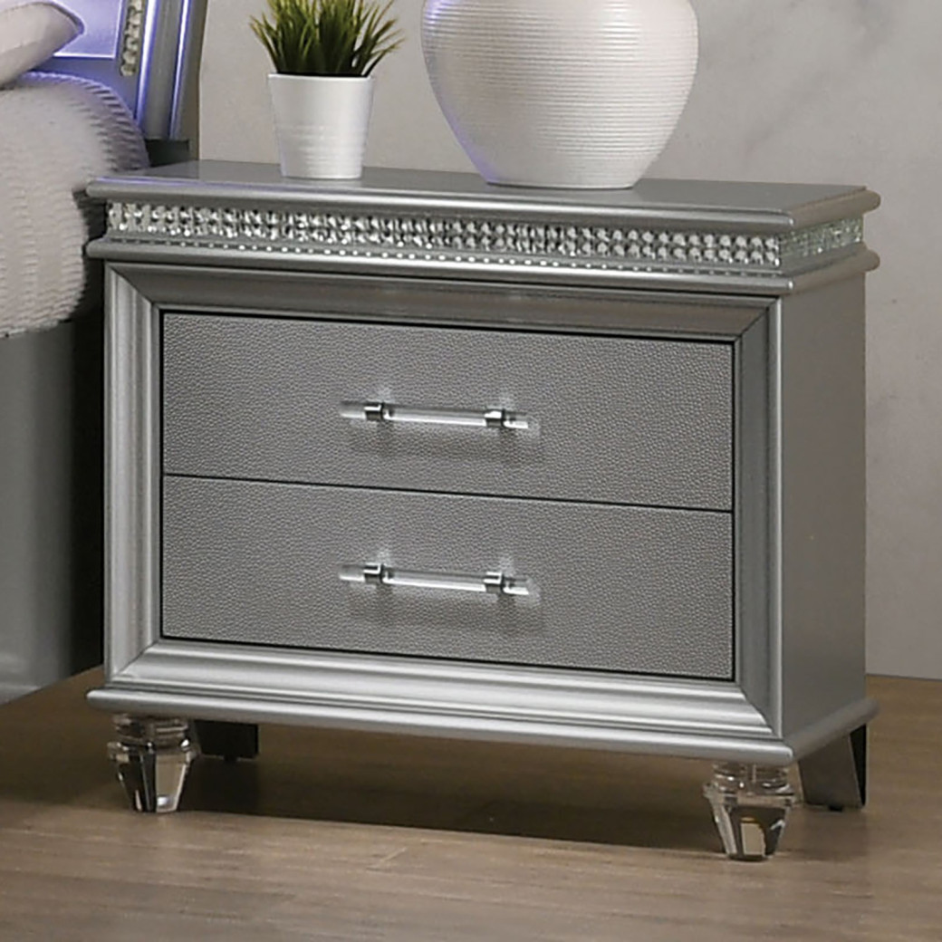 CM7899SV 5PC Queen Bedroom Set Contemporary Style Silver Finish. Maddie Collection By Furniture Of America