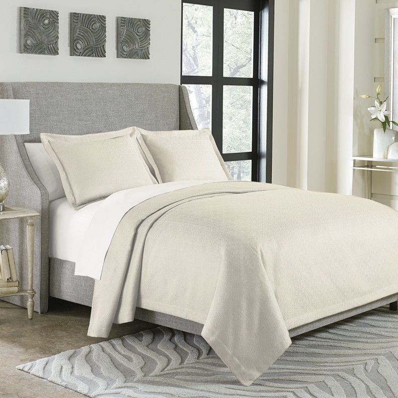 Potenza 3pc Queen Bed Throw Set Pearl By Michael Amini : BCS-QBT3-PTNZA-PRL