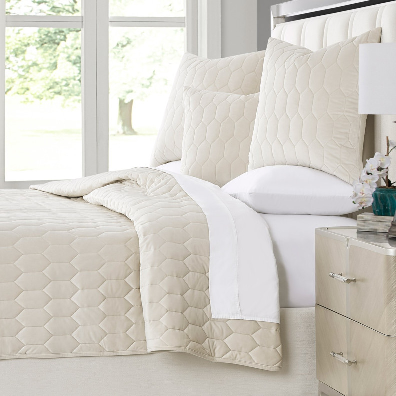Niagara 3pc Queen Quilt Set Sand by Michael Amini BCS-QQT3-NIAGRA-SND