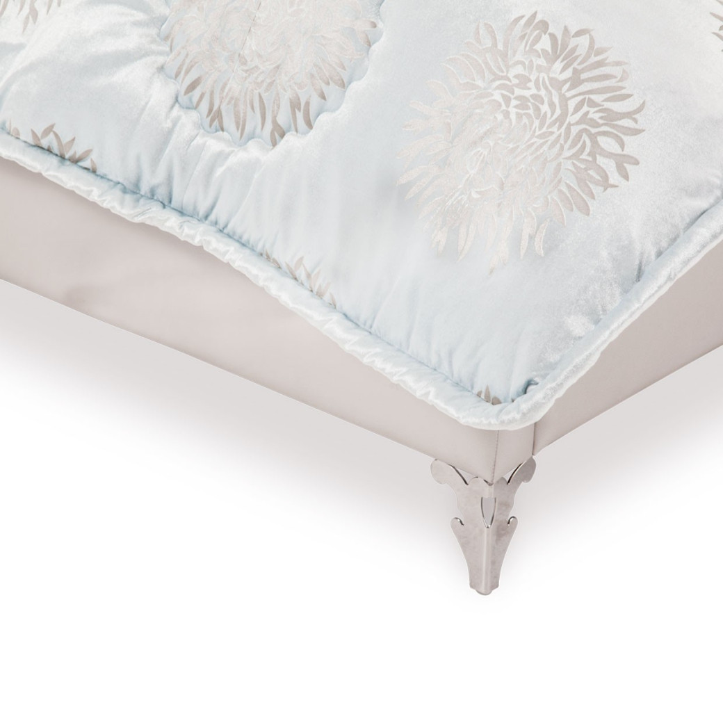 Queen Upholstered Platform Bed Hollywood Loft Colection By Michael Amini 9001600QNBED-104