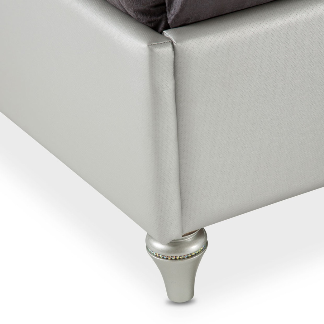 Queen Upholstered Bed Melrose Plaza Collection By Michael Amini 9019000QN-118