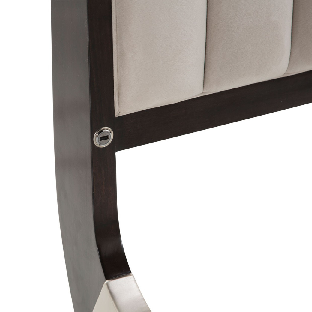 Queen Tufted Sleigh Bed Paris Chic Collection by Michael Amini N9003000QNS4-409