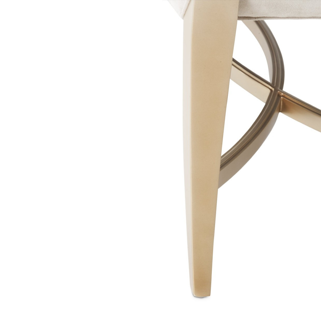 Bed Bench Malibu Crest Chardonnay Finish Collection by Michael Amini. 9007904-822
