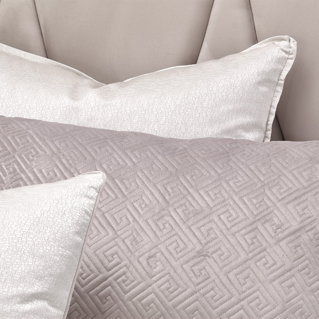 Distinctive Bedding Designs Spencer Comforter Set By Michael Amini