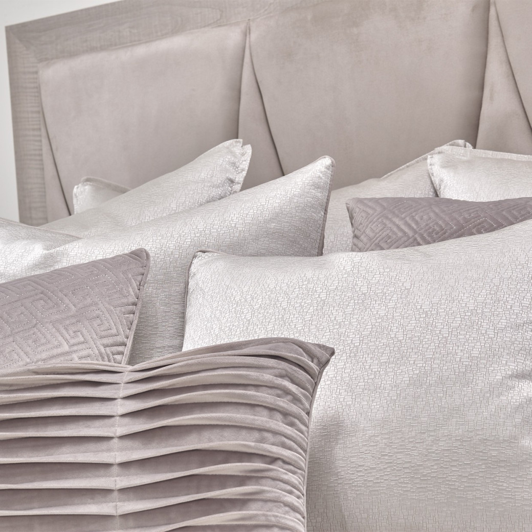 Distinctive Bedding Designs Spencer Comforter Set By Michael Amini