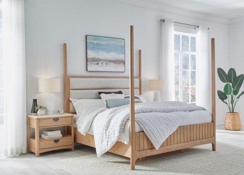 Escape Queen Poster Bed by...
