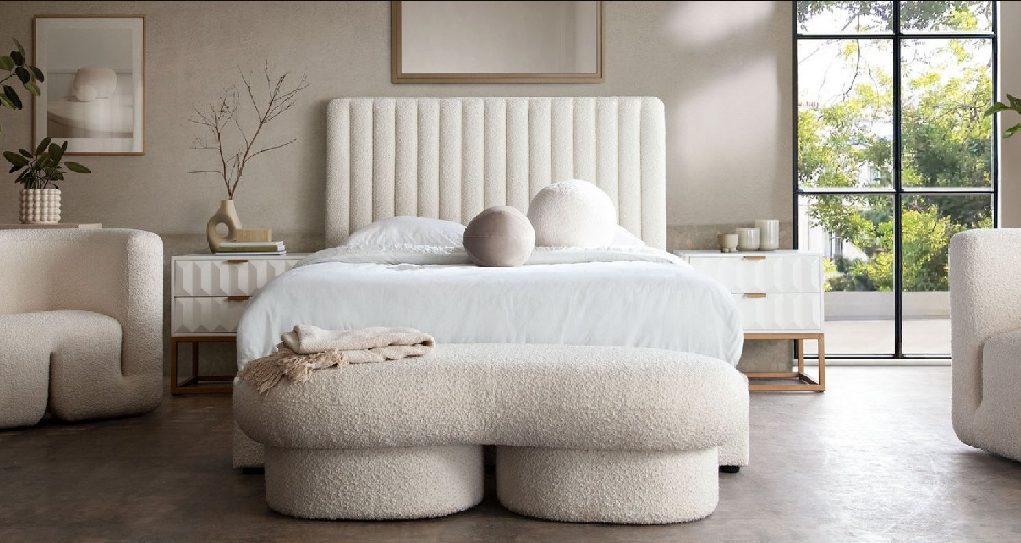 Brooke Ivory Boucled Queen Bed By Diamond Sofa