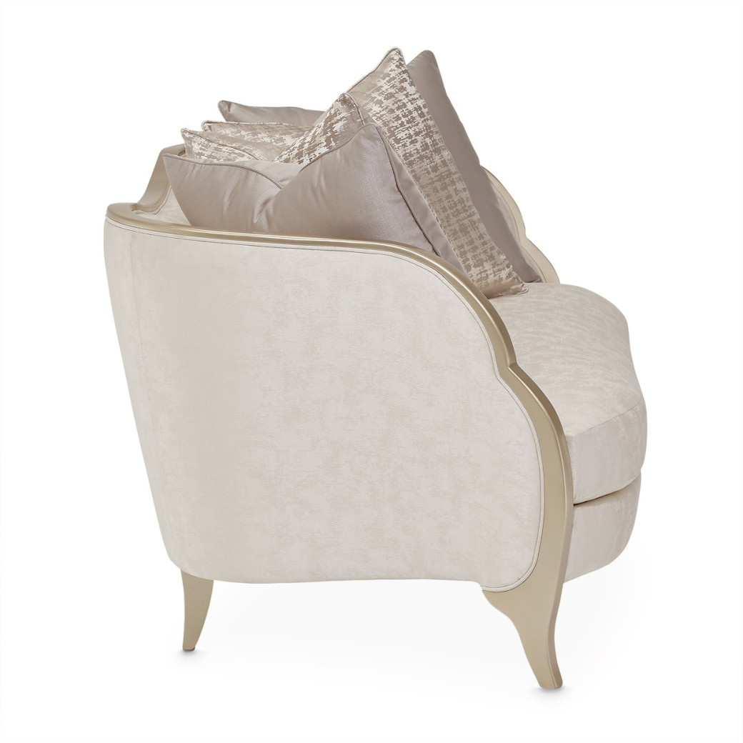 Loveseat Malibu Malibu Crest Chardonnay Finish Collection by Michael Amini. N9007825-CLDWH-822