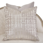 Loveseat Malibu Malibu Crest Chardonnay Finish Collection by Michael Amini. N9007825-CLDWH-822
