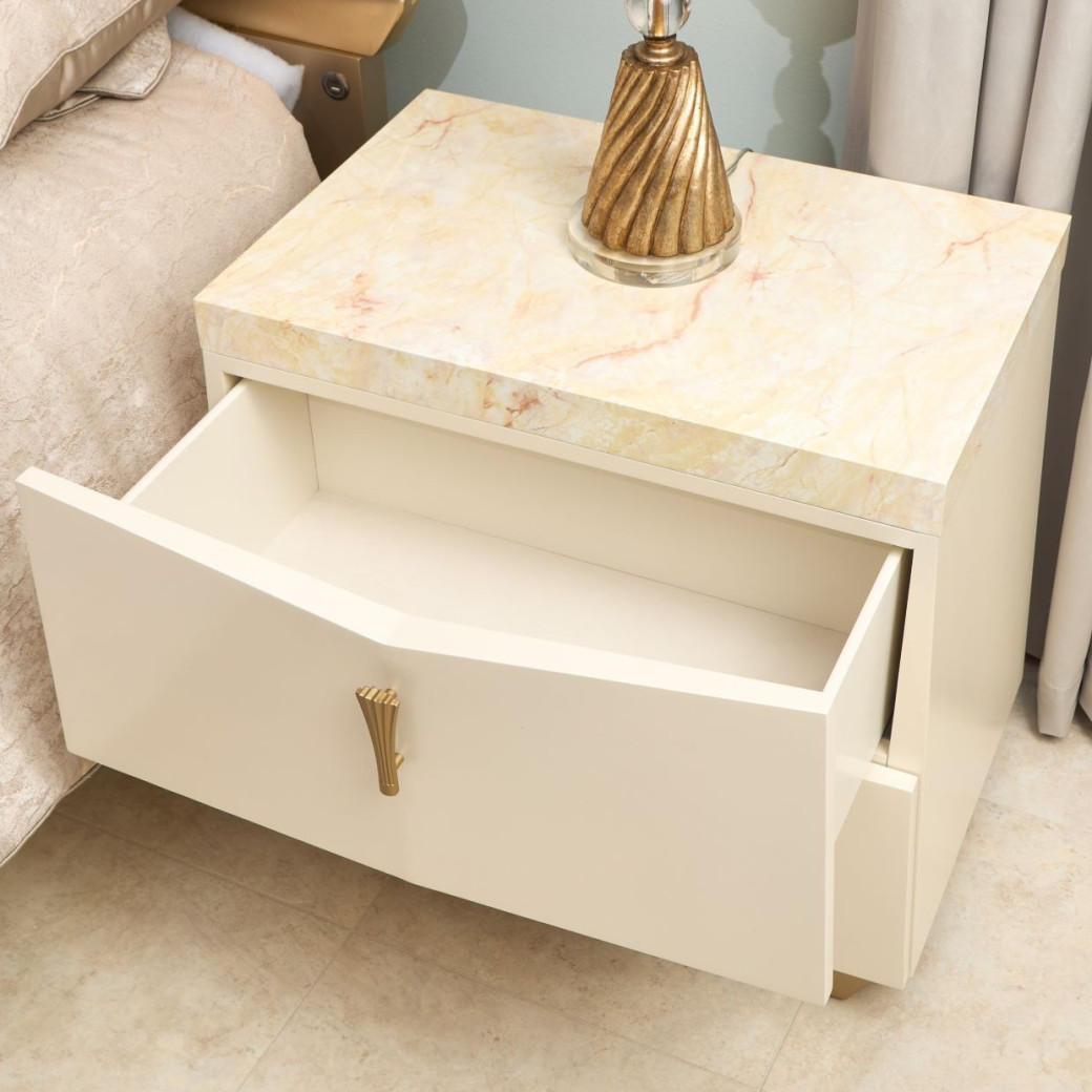 Eastern King Fan Bed Fantosini Gold Collection by Michael Amini. 9091000EK3-836