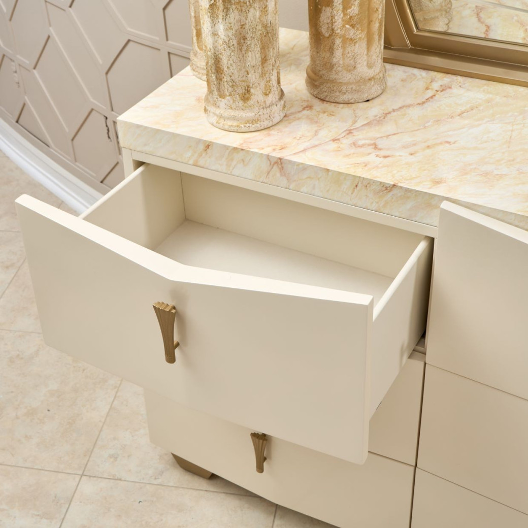 Eastern King Fan Bed Fantosini Gold Collection by Michael Amini. 9091000EK3-836