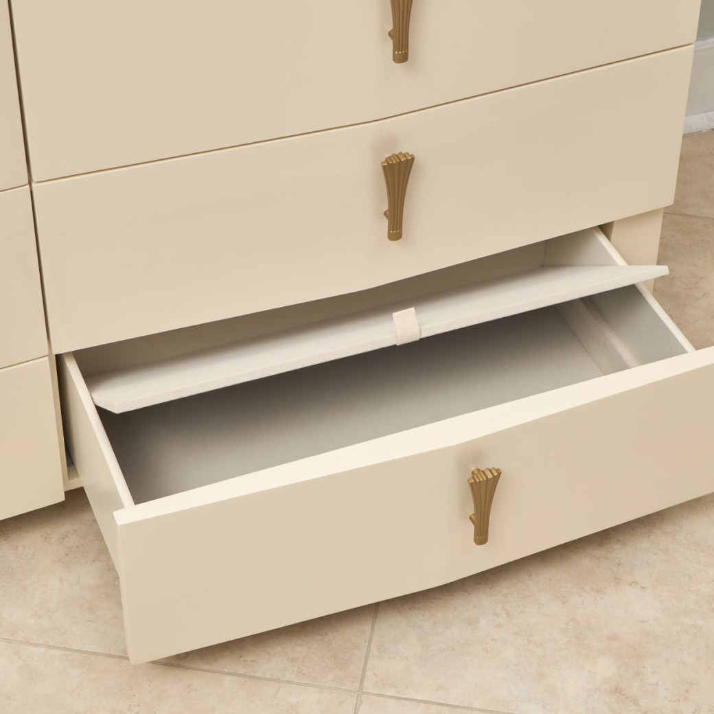 Eastern King Fan Bed Fantosini Gold Collection by Michael Amini. 9091000EK3-836
