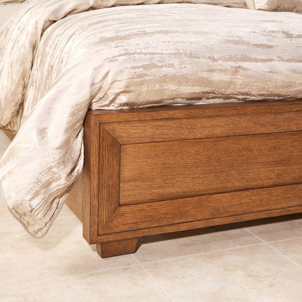 Queen Panel Bed with LED Lights Portrait Collection by Michael Amini. 9031000QN3-225