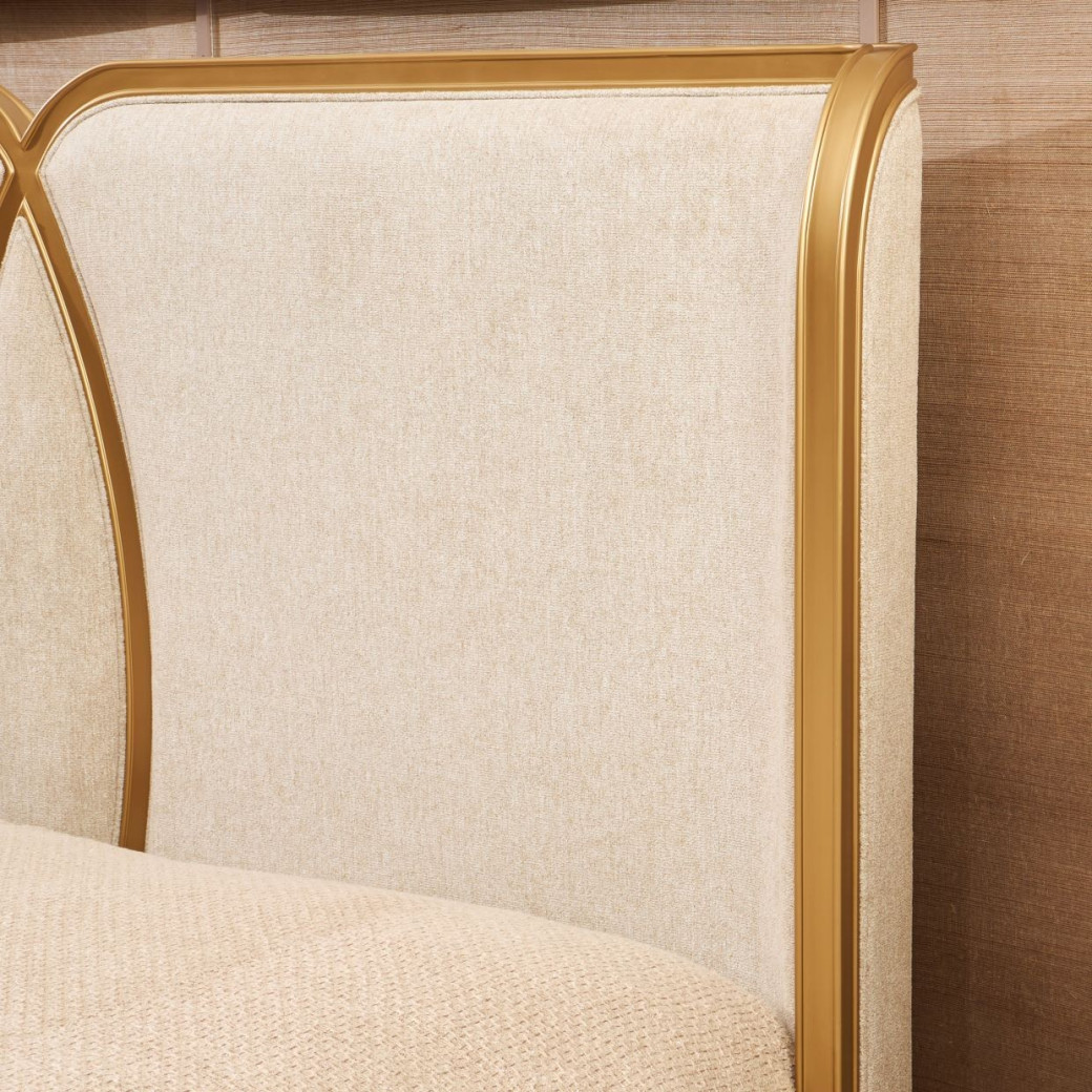 Light Champagne Queen Bed Scotts Square Collection by Michael Amini 9097000QN3-124