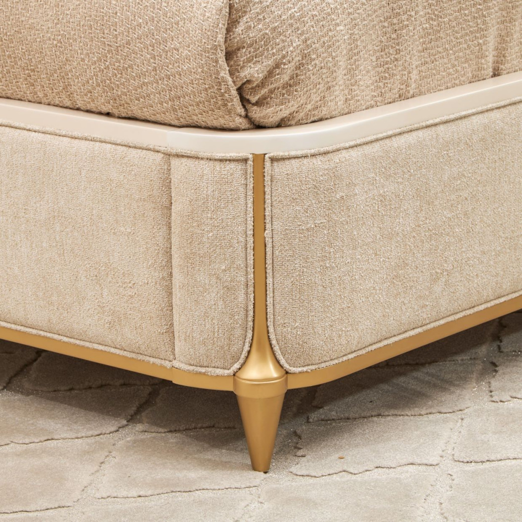 Light Champagne Queen Bed Scotts Square Collection by Michael Amini 9097000QN3-124