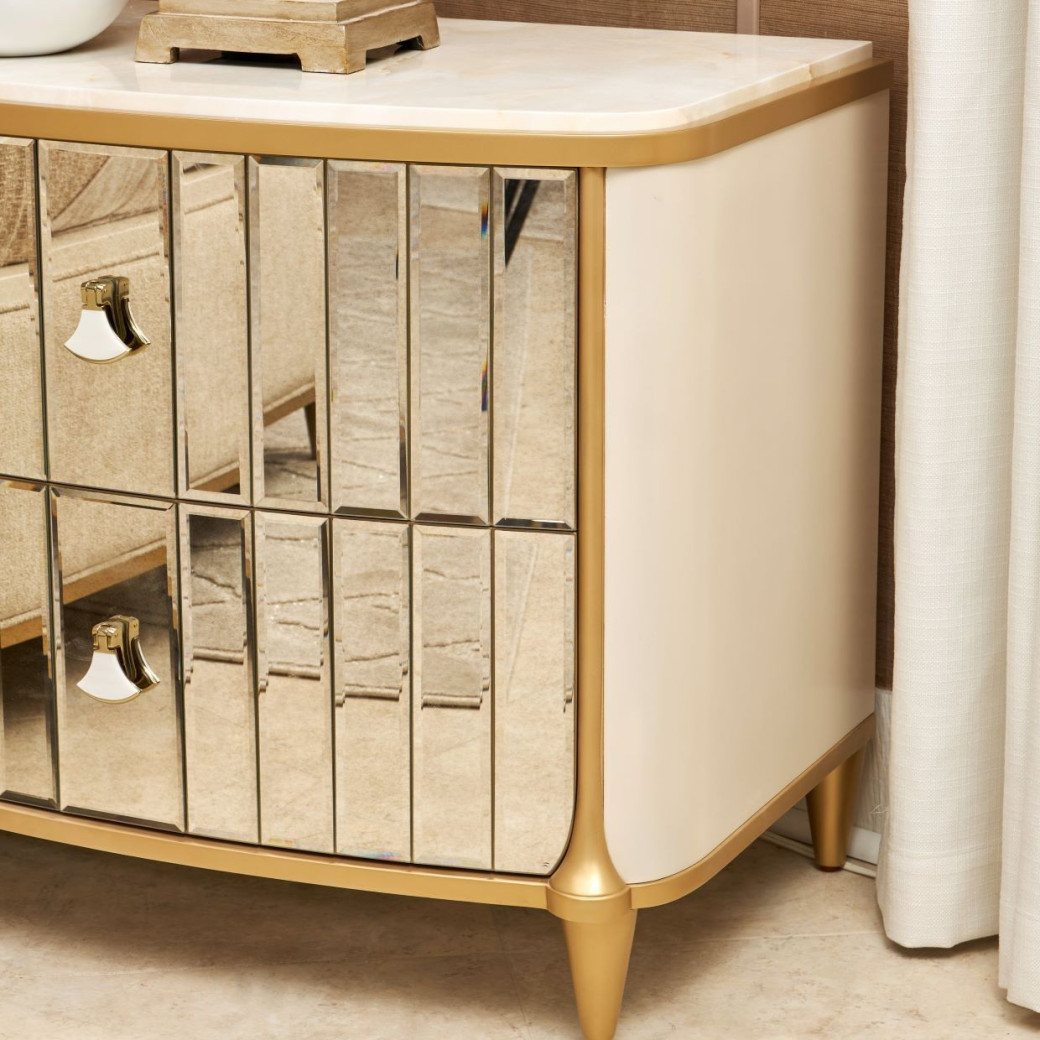 Light Champagne Queen Bed Scotts Square Collection by Michael Amini 9097000QN3-124