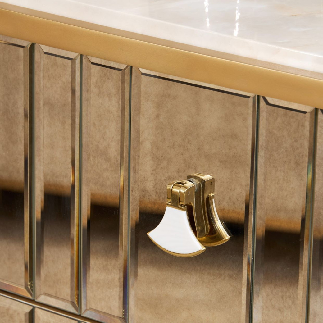 Light Champagne Queen Bed Scotts Square Collection by Michael Amini 9097000QN3-124