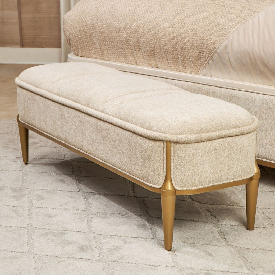 Light Champagne Queen Bed Scotts Square Collection by Michael Amini 9097000QN3-124