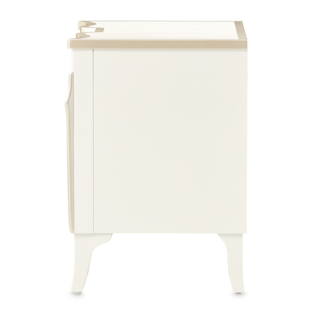 Queen Upholstered Bed Creamy Pearl Finish La Marisia Collection by Michael Amini 9089000QN3-112