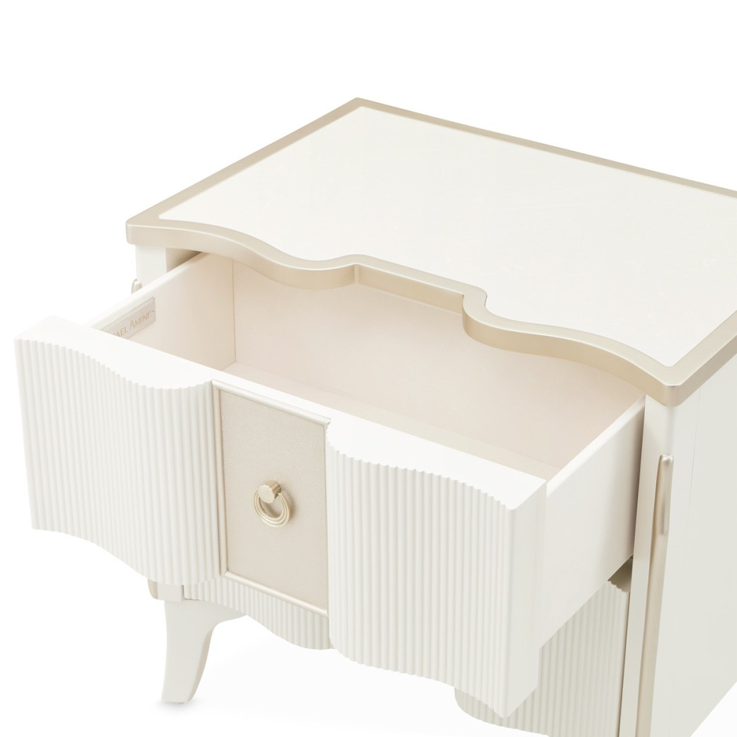 Queen Upholstered Bed Creamy Pearl Finish La Marisia Collection by Michael Amini 9089000QN3-112