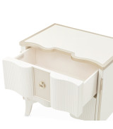Queen Upholstered Bed Creamy Pearl Finish La Marisia Collection by Michael Amini 9089000QN3-112
