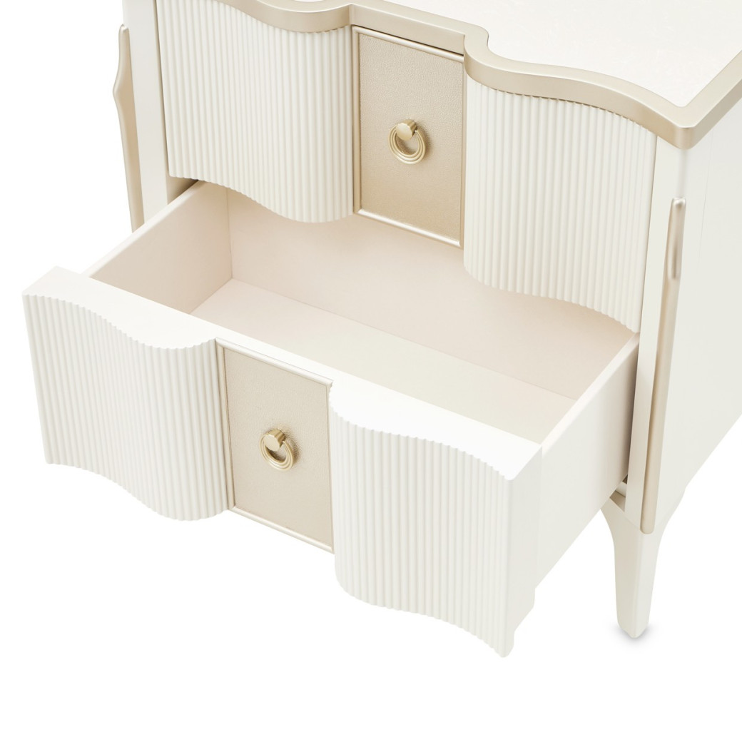 Queen Upholstered Bed Creamy Pearl Finish La Marisia Collection by Michael Amini 9089000QN3-112