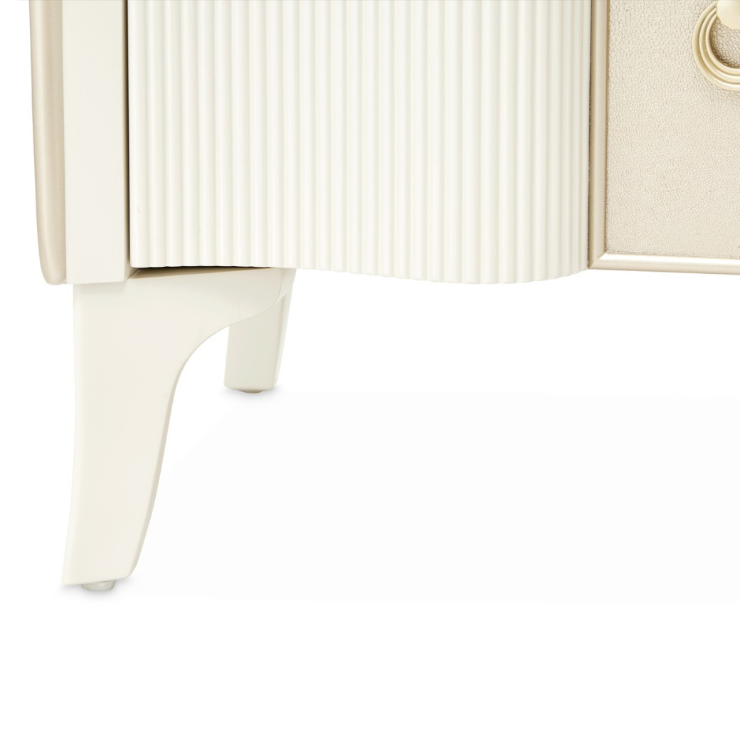 Queen Upholstered Bed Creamy Pearl Finish La Marisia Collection by Michael Amini 9089000QN3-112