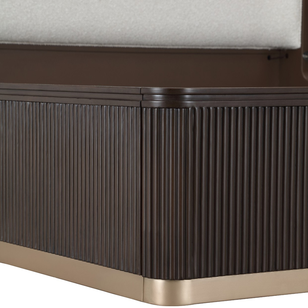 Queen Bed West Kensington Collection By Michael Amini 9096014EK3-417