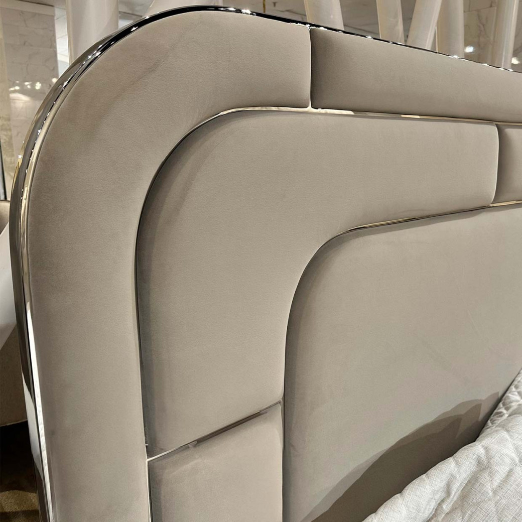 Orchid Queen Lift Up Storage Bed by Michael Amini DUB-AEC108QN-HL