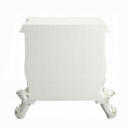 BD 00671 Lavish Classic Beige PU & Antique White Finish Bedroom Vanaheim Collection  By Acme Furniture