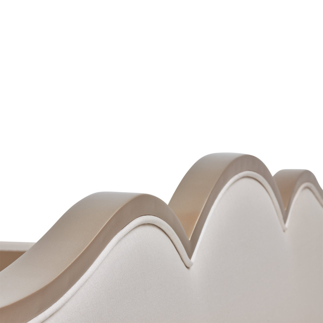 Queen Poster Bed Chardonnay Finish malibu crest finish By Michael Amini N9007100QN4PT-822