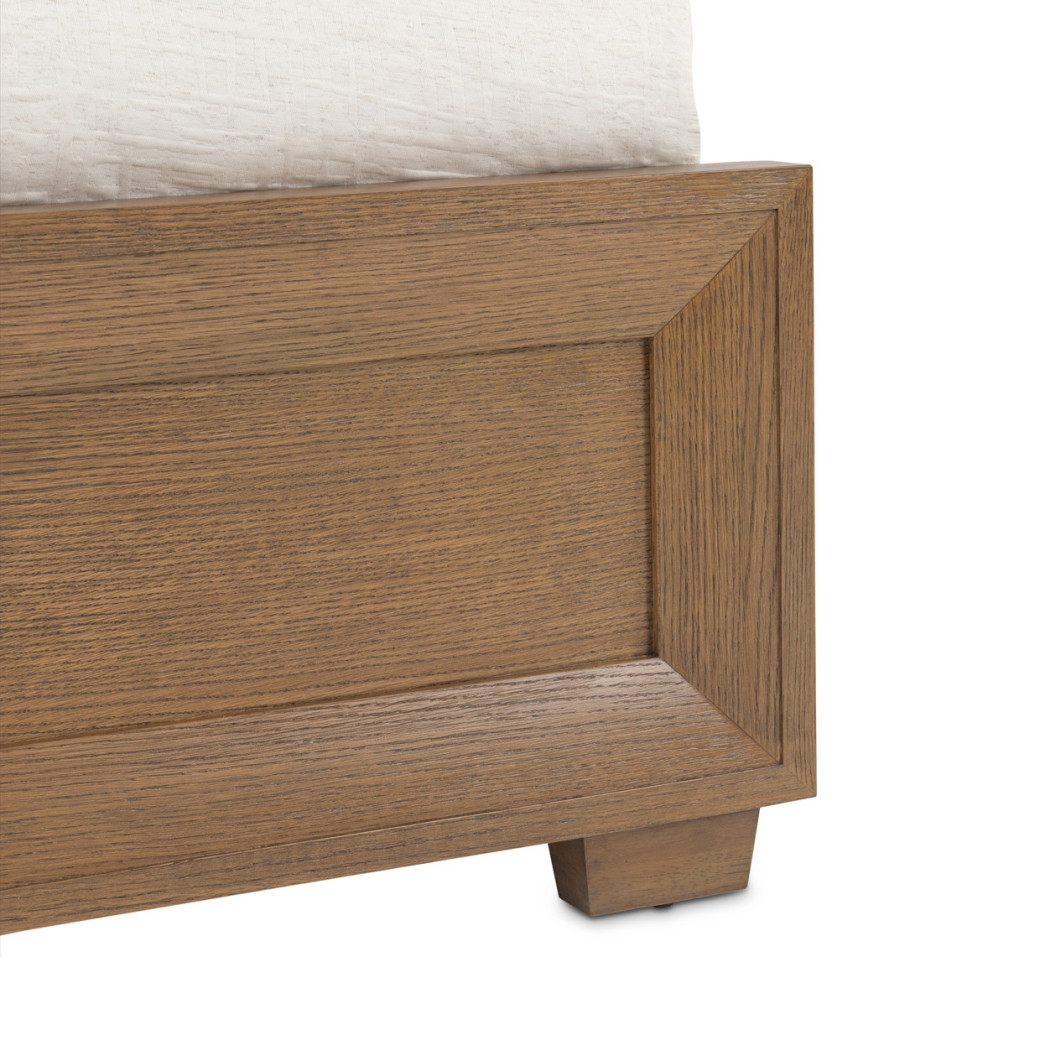 Queen Panel Bed with LED Lights Sienna Brown Finish Portrait Collection By Michael Amini 9031000QN3-225