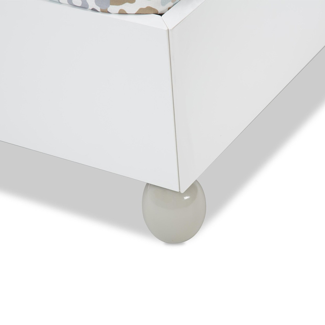 Queen Bed Cloud White Finish Sky Tower Collection by Michael Amini N9025600QN-108