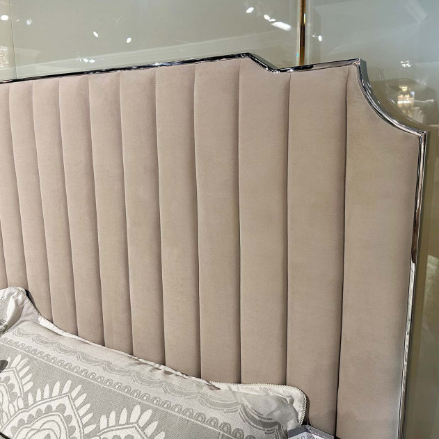 Decorative amaryllis bed Amaryllis Queen Lift Up Storage Bed By Michael Amini DUB-AEC116QN-HL