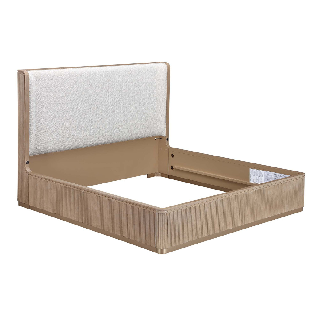 Queen Bed West Kensington - caramel Collection By Michael Amini 9096012QN3-147