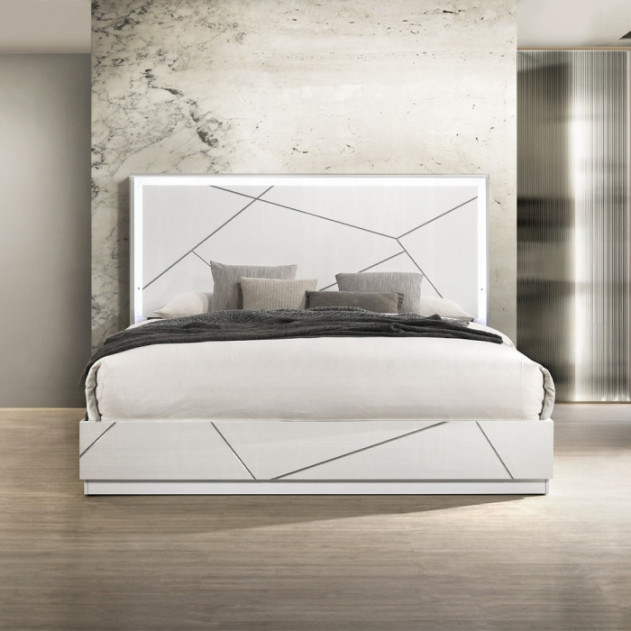 BD05882Q 5Pc Queen Bedroom Set White & Silver High Gloss Transitional Style Esther Collection By Acme Furniture