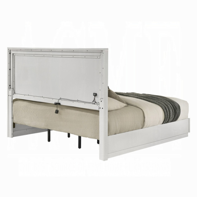 BD05882Q 5Pc Queen Bedroom Set White & Silver High Gloss Transitional Style Esther Collection By Acme Furniture