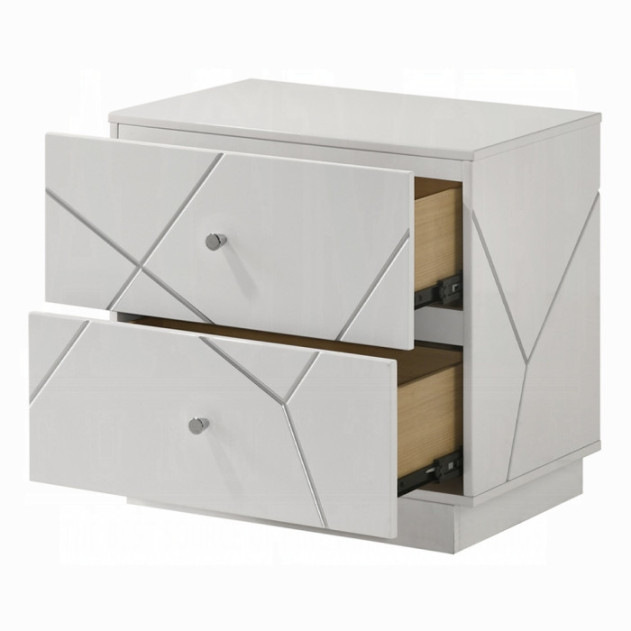 BD05882Q 5Pc Queen Bedroom Set White & Silver High Gloss Transitional Style Esther Collection By Acme Furniture