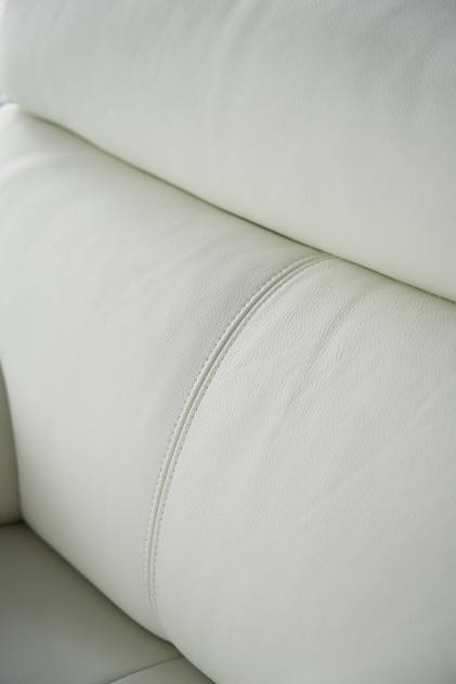 EK078 White Italian Leather Sofa & Loveseat Contemporary Style by American Eagle Furniture